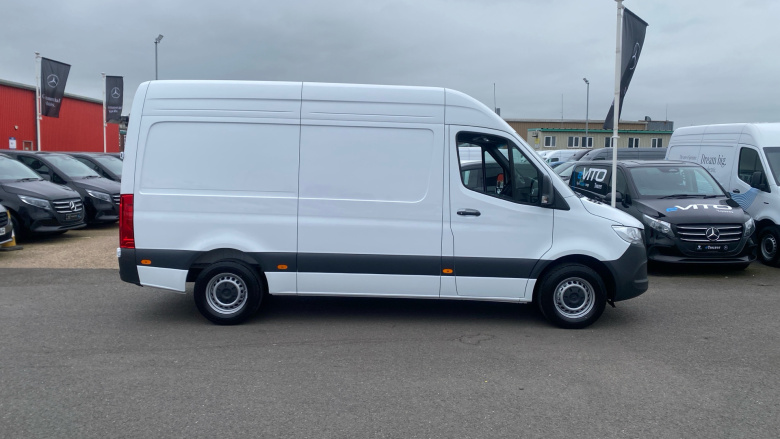 Mercedes-Benz Sprinter 315Cdi L2 Diesel Rwd 3.5t H2 Pro Van 9G-Tronic